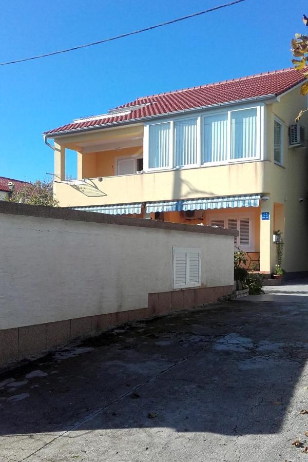 Apartman Seaside With A Swimming Pool Banjol, Rab - 5007